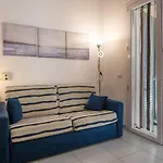Amelia E Corrado * مارينا دي راغوزا